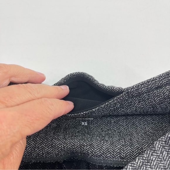 Athleta houndstooth pattern pants - Picture 4 of 7